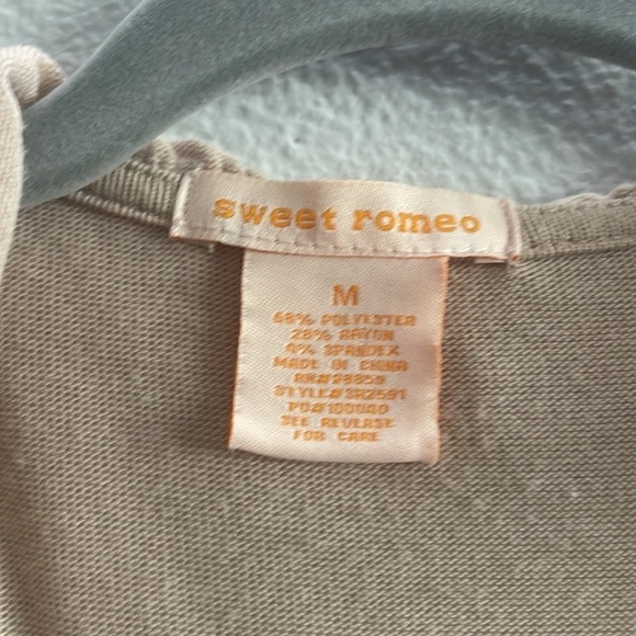 Sweet Romeo Ruffle Tan Cardigan Size M - Picture 3 of 4